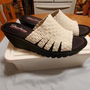 Sketchers wedge sandals- new 9